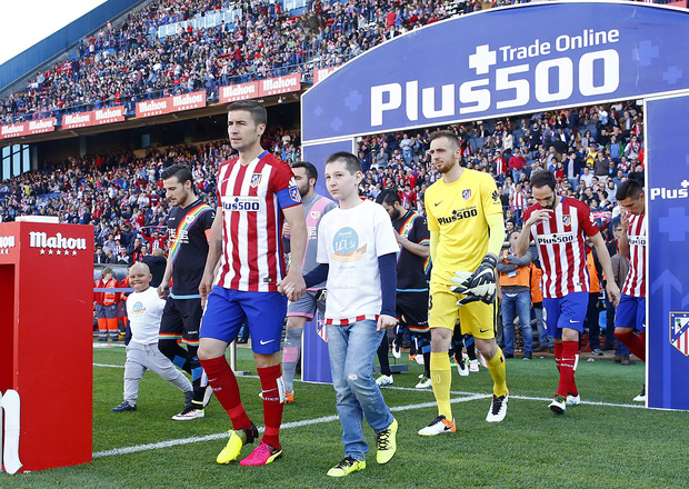 Temporada 15/16. Atlético - Rayo. Jugadores al campo.